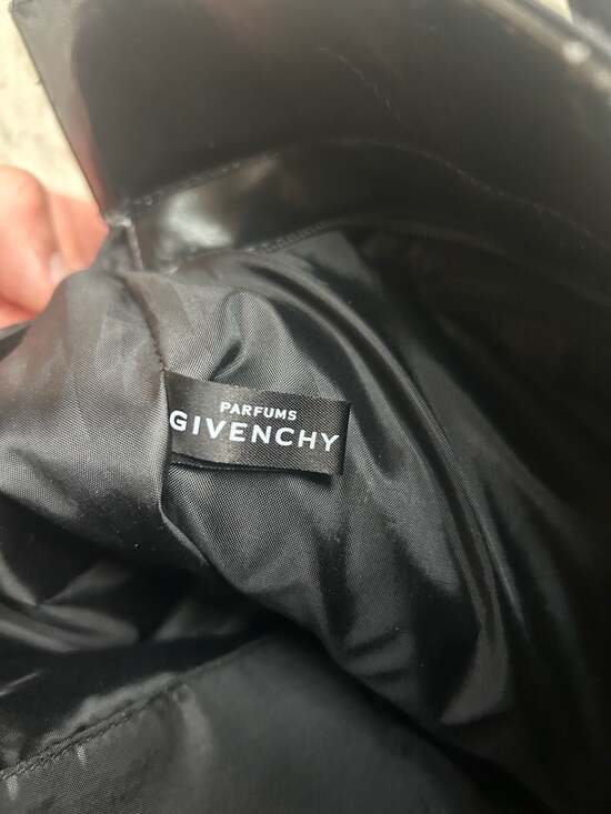 Givenchy - Picture 8 of 9